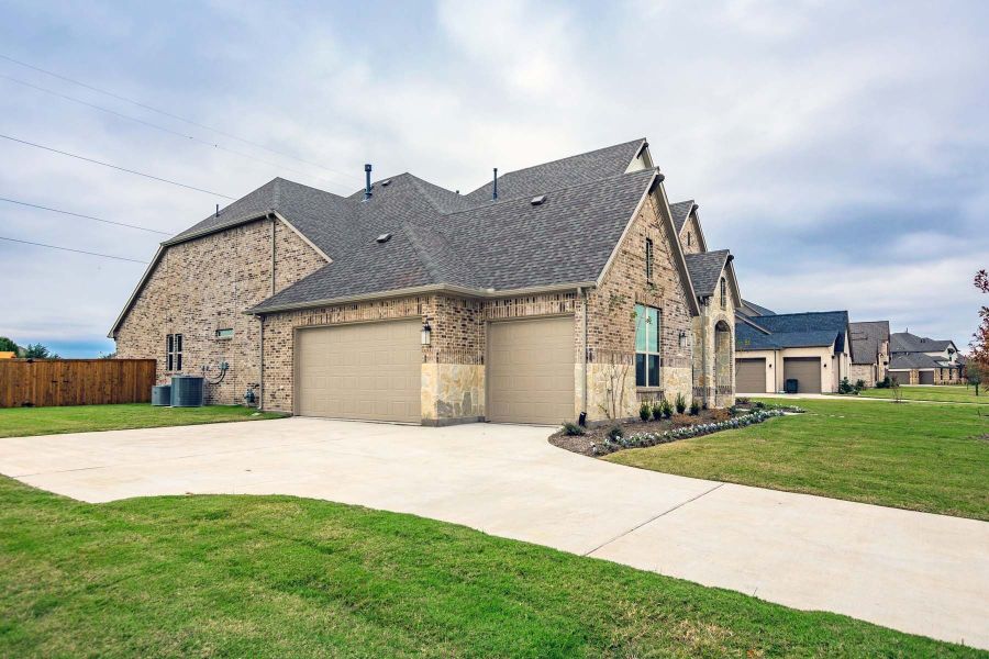 Image 58 of the Homestead community in Sunnyvale, TX.