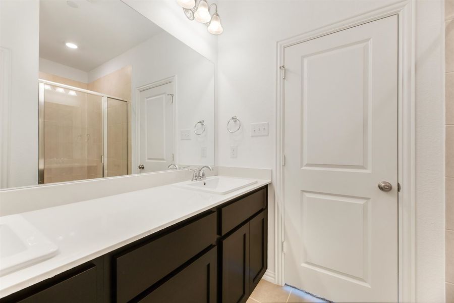 Image 70 of the Legends Crossing - Bungalows community in Irving, TX.