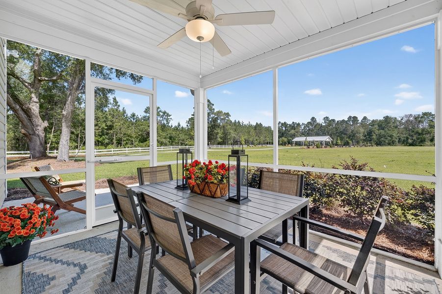 Guilford | Screened Porch