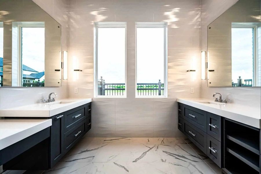 The Hills Of Kingswood,75034