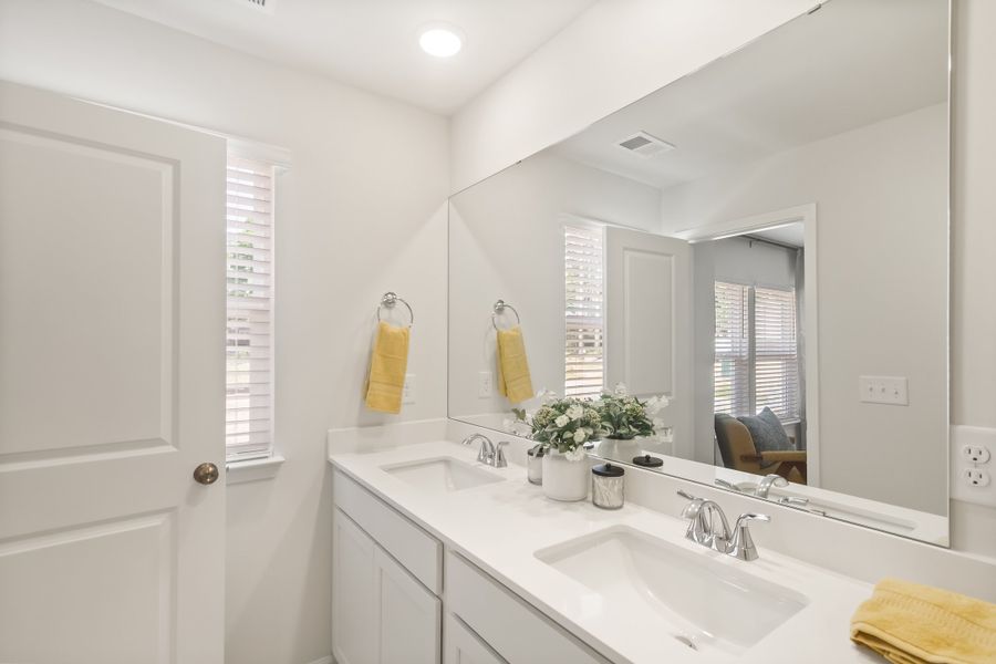 Furnished interior in a model home at Pinehaven in Laurens (Image 17).