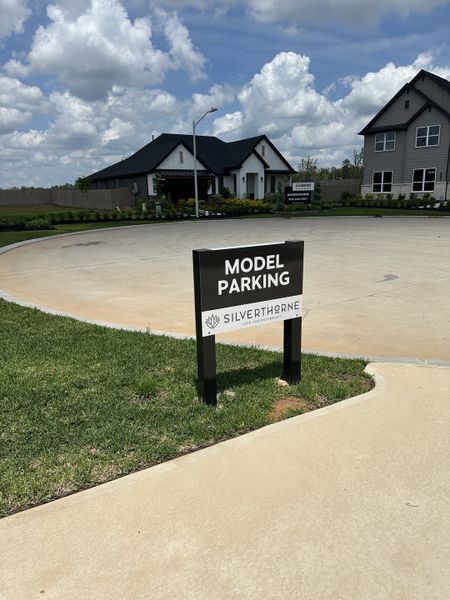 Charming homes with manicured lawns under blue skies in Silverthorne by D.R. Horton (Conroe, TX). Charming homes with manicured lawns under blue skies in Silverthorne by D.R. Horton (Conroe, TX).