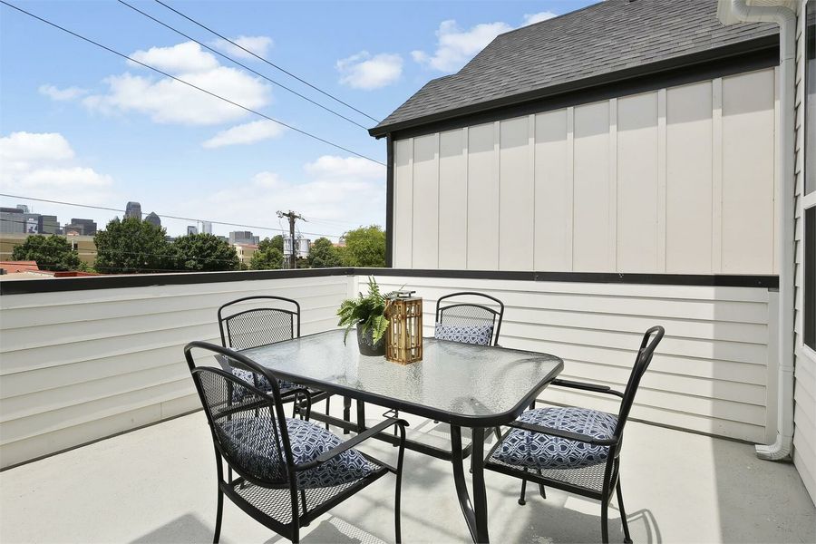 Image 4 of the Swiss Ave Crossing community in Dallas, TX.