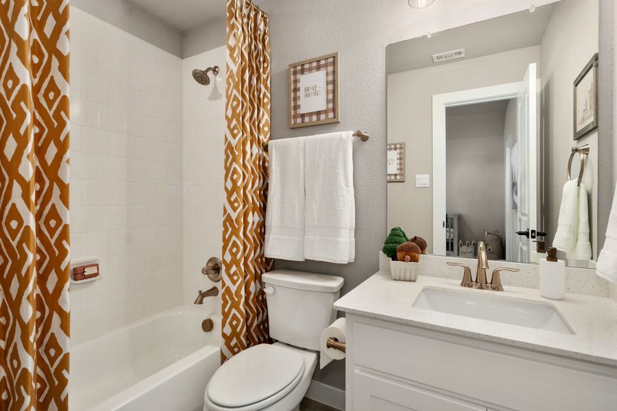 Plan 1687 North Sky 65s Secondary Bathroom Photo by American Legend Homes