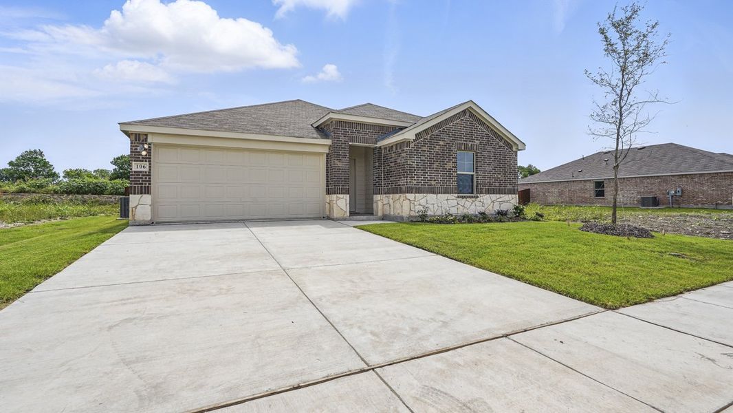 Front exterior of a home in the Leonard Crossing community, located in Leonard, TX (Image 8).