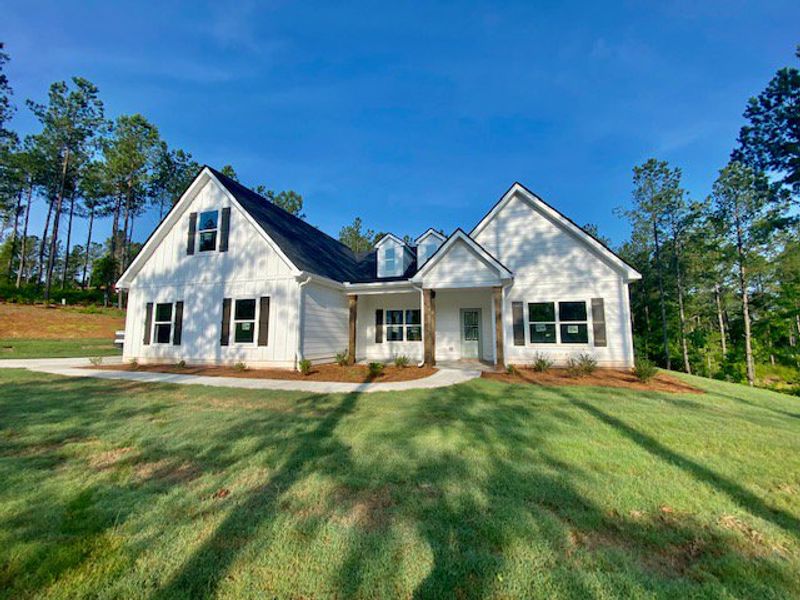 Front exterior of a home in the Dove Creek community, located in LaGrange, GA (Image 1). Front exterior of a home in the Dove Creek community, located in LaGrange, GA (Image 1).