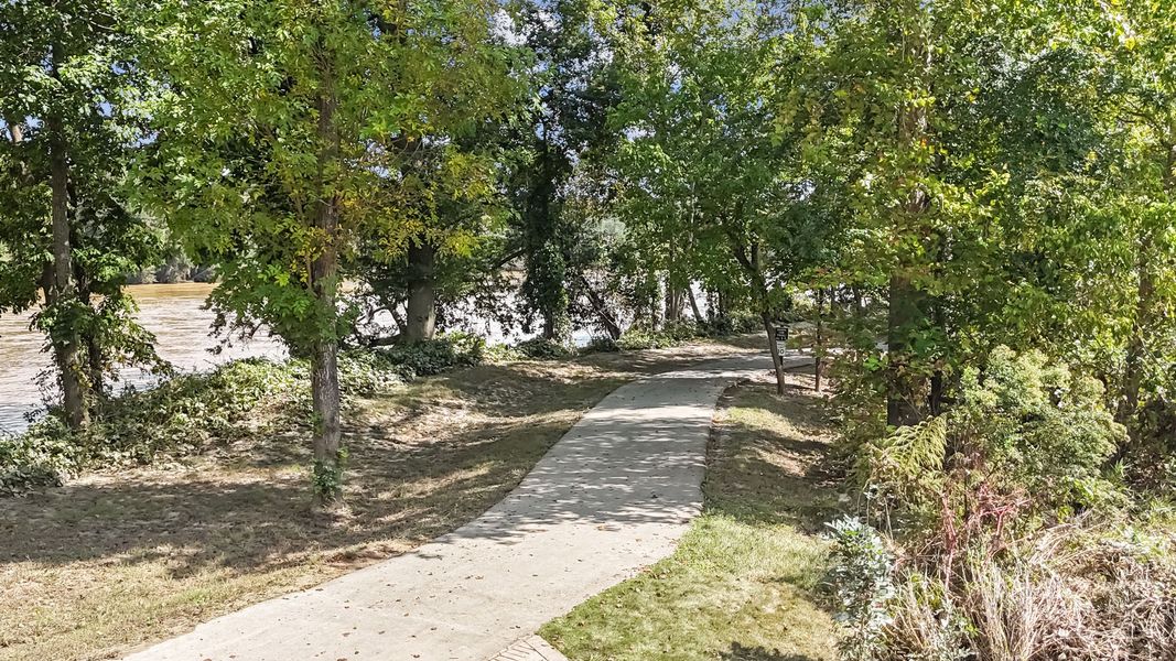 Walking trails along the Catawba River Walking trails along the Catawba River