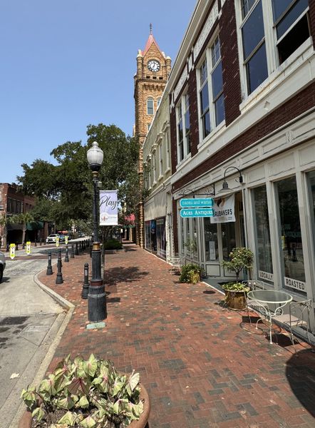 Front exterior of a home in the Heritage Bay community, located in Sumter, SC (Image 18).