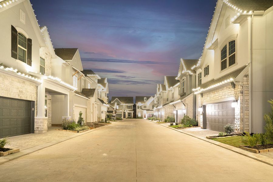 Image 18 of the Retreat at Westview Terrace community in Houston, TX.