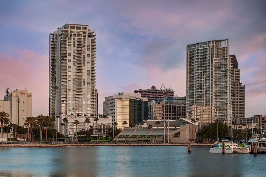 Condo located in Amara Bay Townes, St. Petersburg, highlighting architectural design (Image 3). Condo located in Amara Bay Townes, St. Petersburg, highlighting architectural design (Image 3).
