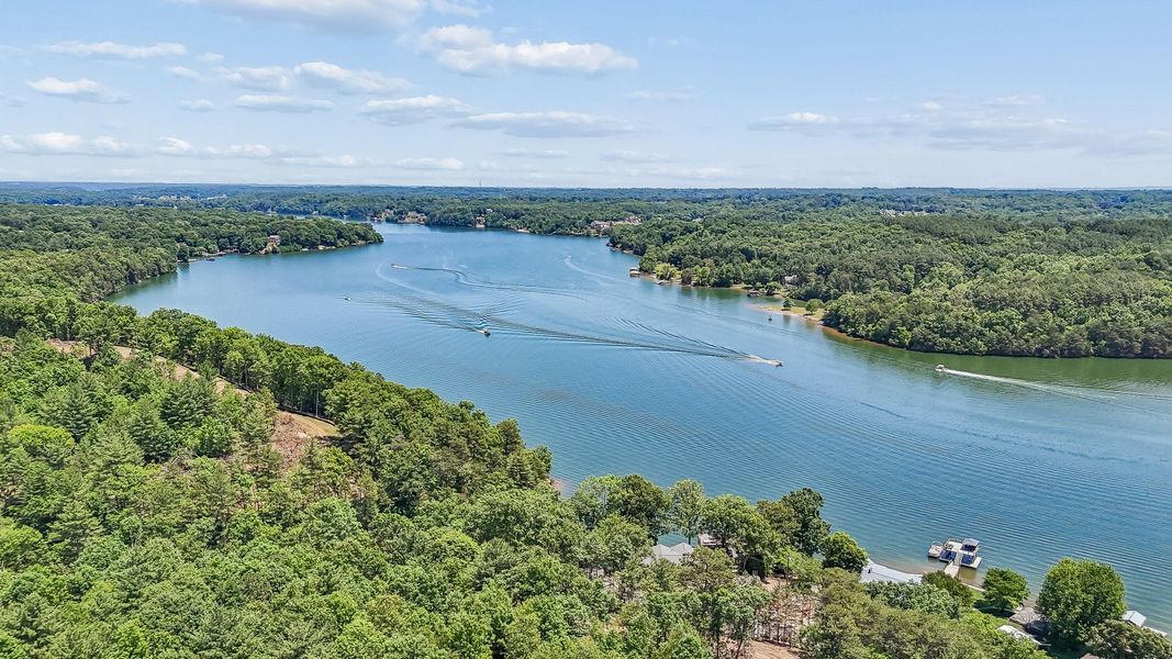 Natural surroundings and green spaces near Esplanade at Lake Hickory in Taylorsville, NC (Image 12).
