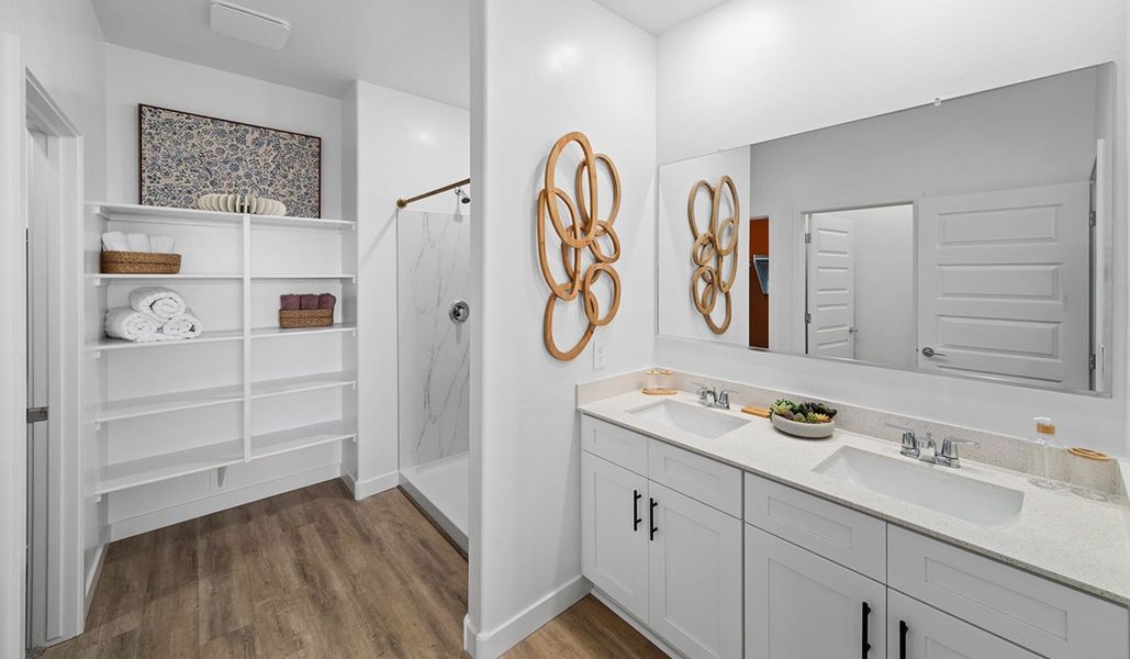 Furnished interior in a model home at Entrada Del Toro at Rancho Sahuarita in Sahuarita (Image 25).