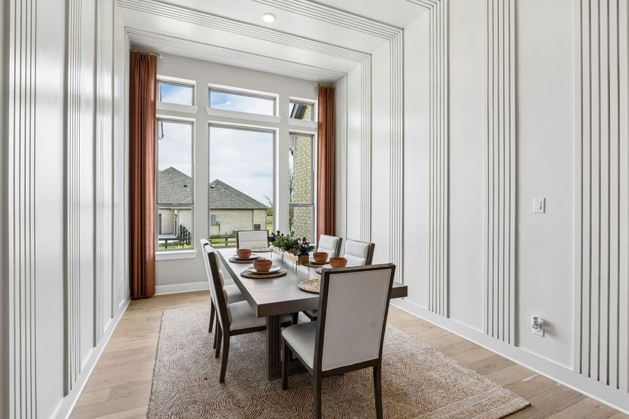 Furnished interior in a model home at Lakeway Estates in Waxahachie (Image 9).