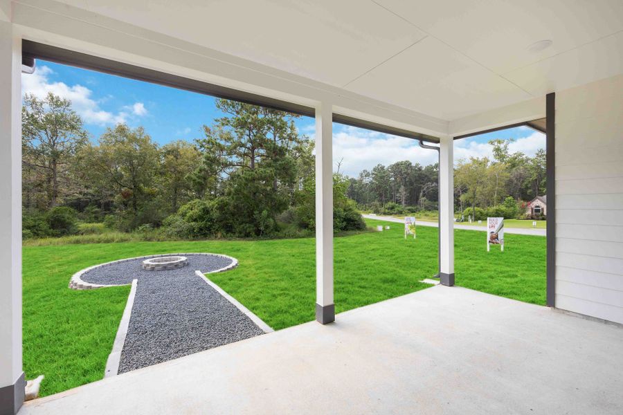 Deer Pines Model - Covered Patio
