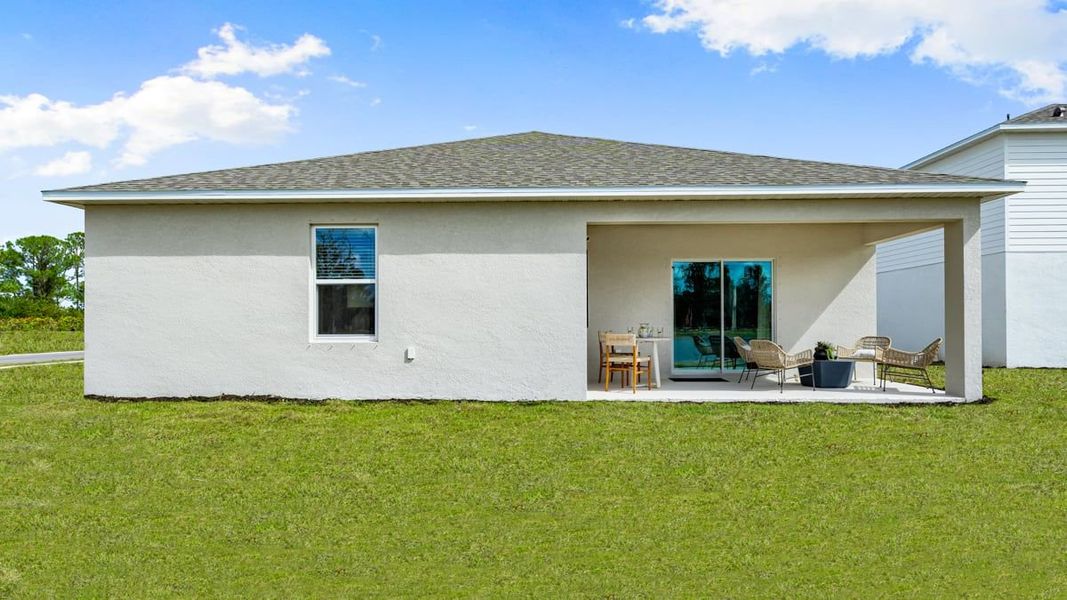 Exterior details of a home in Solena, North Fort Myers (Image 14).