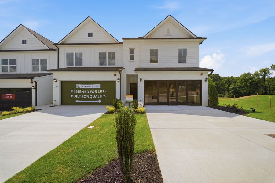 Front exterior of a home in the Laurelwood Park community, located in Gallatin, TN (Image 3). Front exterior of a home in the Laurelwood Park community, located in Gallatin, TN (Image 3).