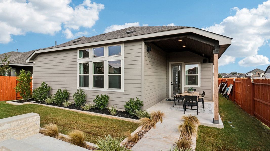 Exterior details of a home in Meyer Ranch – Premier, New Braunfels (Image 16).