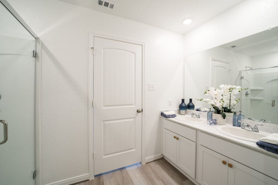 Katzer Ranch - Telluride - Primary Bathroom