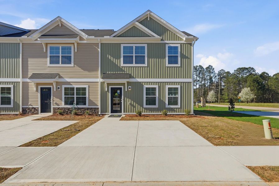 Front exterior of a home in the Towns at Lake Greenwood community, located in Greenwood, SC (Image 12).