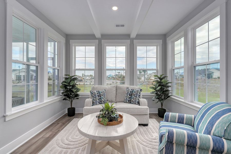 Warwick II | Sunroom