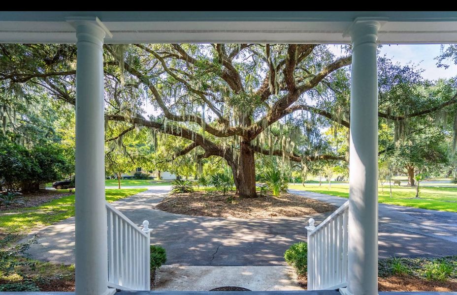 Community amenity available to residents of Pleasant Point Plantation in Beaufort (Image 2).