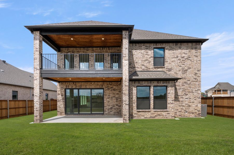 Exterior details of a home in Trinity Estates, Benbrook (Image 3).
