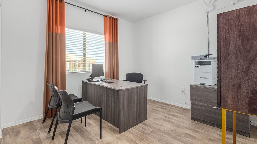 Furnished interior in a model home at Roadrunner Estates in Tucson (Image 35).