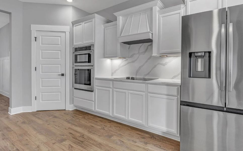 Quartz kitchen back splashes Quartz kitchen back splashes