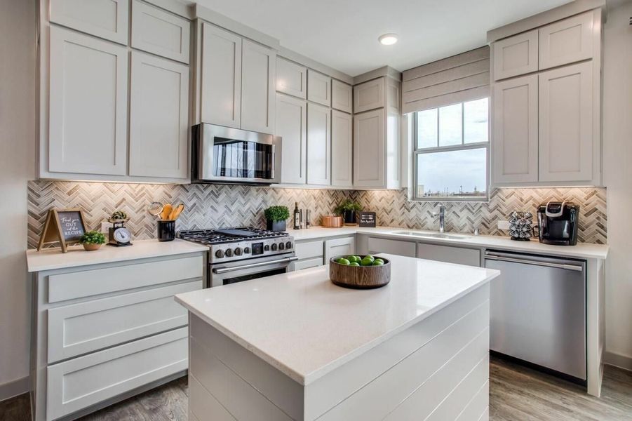 Image 7 of the Iron Horse Commons community in North Richland Hills, TX.