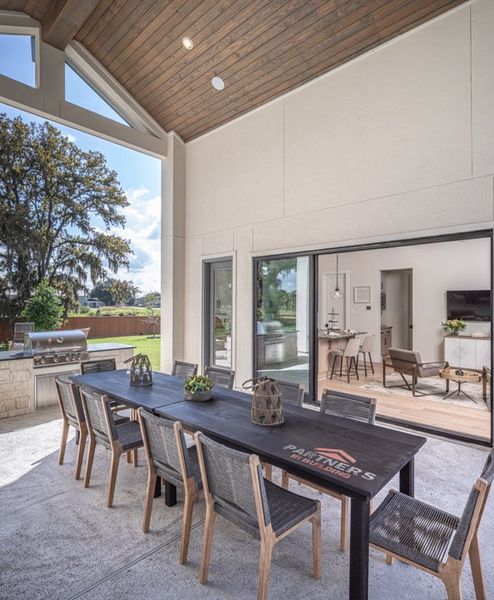 Exterior details of a home in Fulshear Run, Fulshear (Image 5).