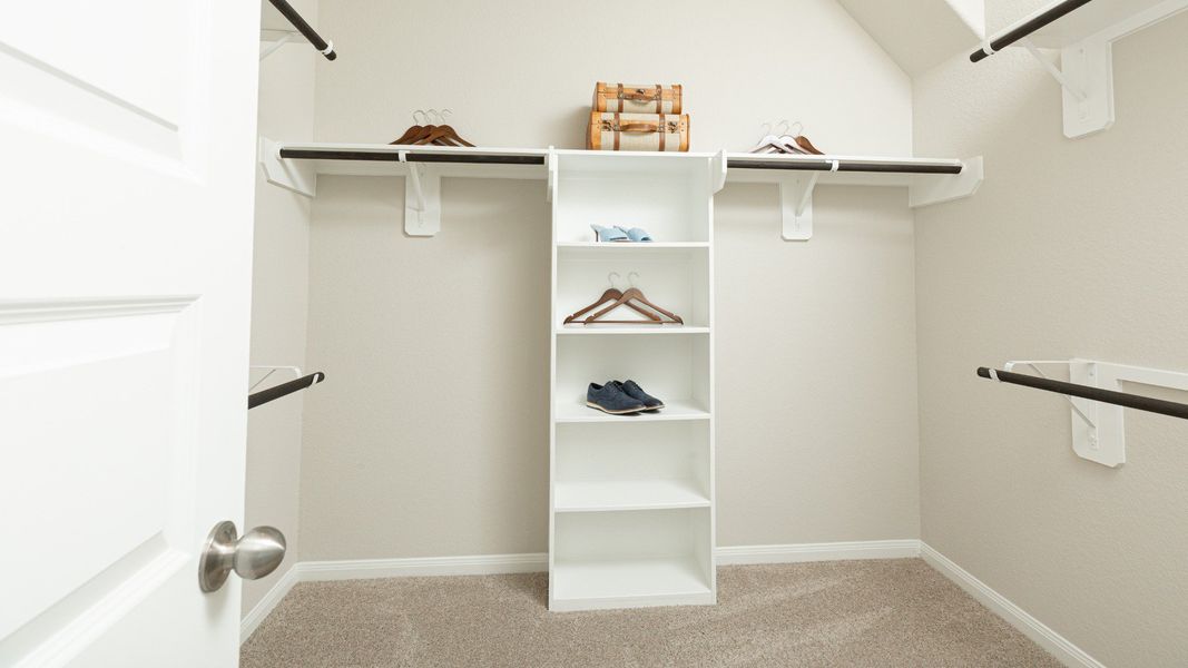 Bluestem Model Primary Closet