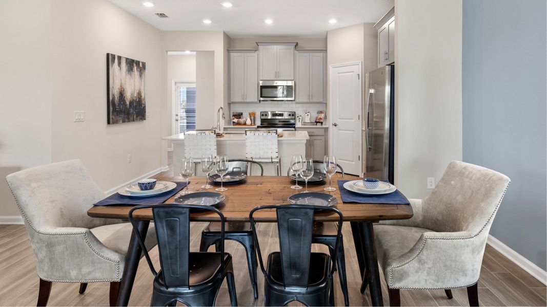 Lennar:Single Family - Rainier Dining
