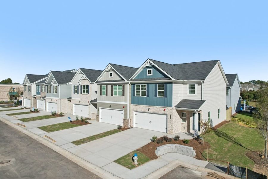 Front exterior of a home in the Chastain Heights community, located in Woodstock, GA (Image 20).