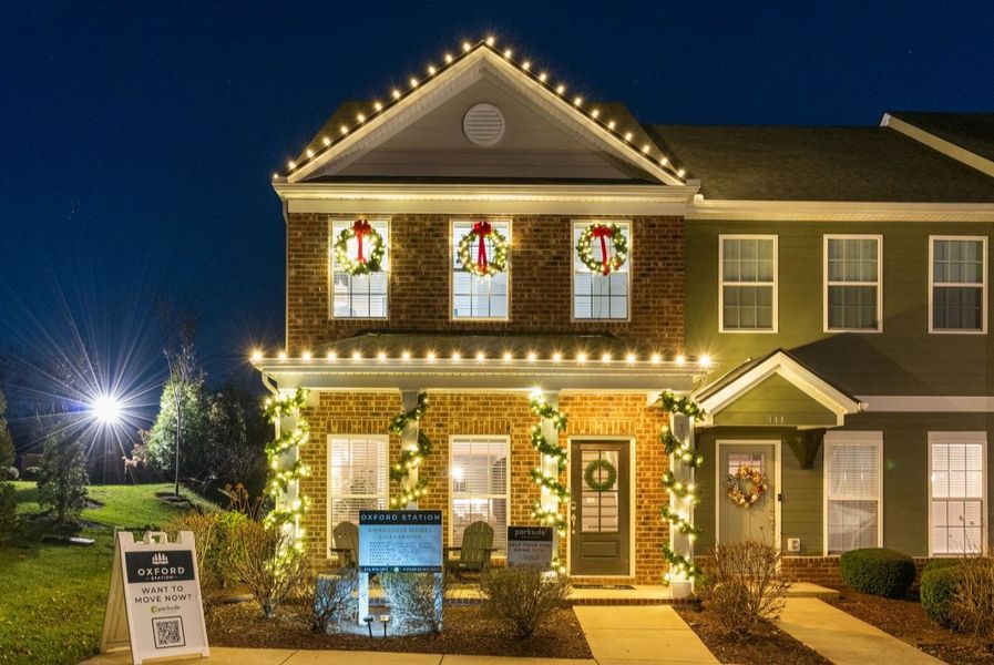 Front exterior of a home in the Oxford Station community, located in Gallatin, TN (Image 5).