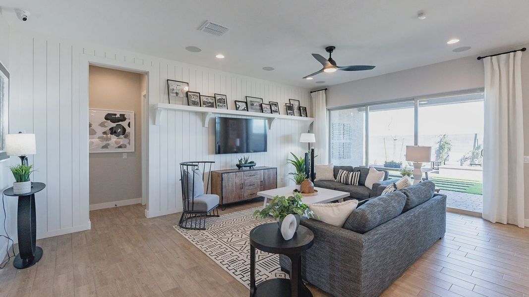 Enjoy elegantly layered shiplap walls and expansive glass views in Arroyo Seco's luxurious setting. Enjoy elegantly layered shiplap walls and expansive glass views in Arroyo Seco's luxurious setting.