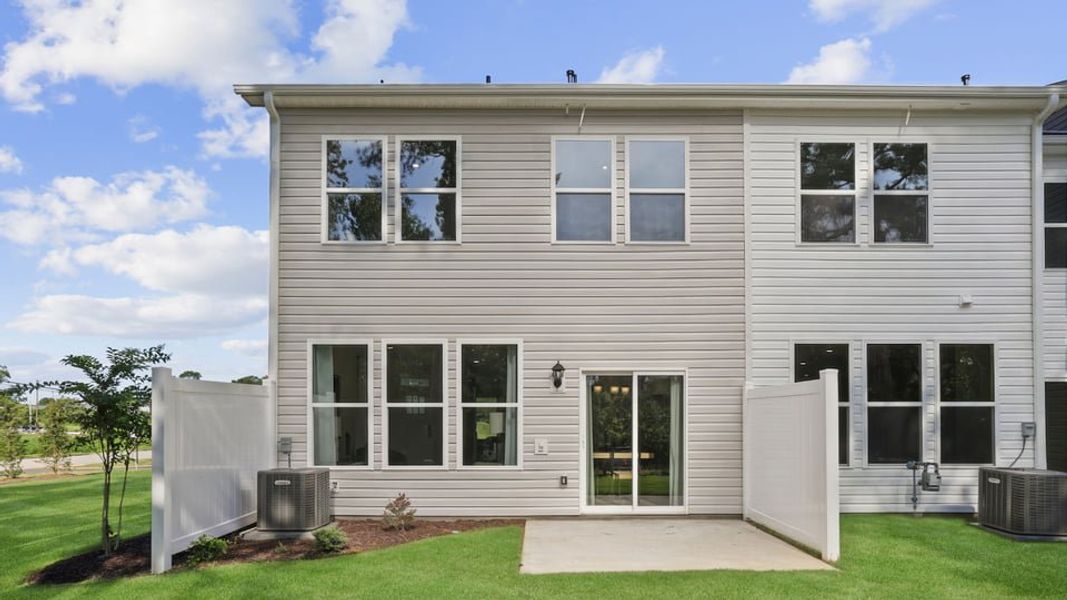 Exterior details of a home in Ken's Crossing, Moore (Image 12).