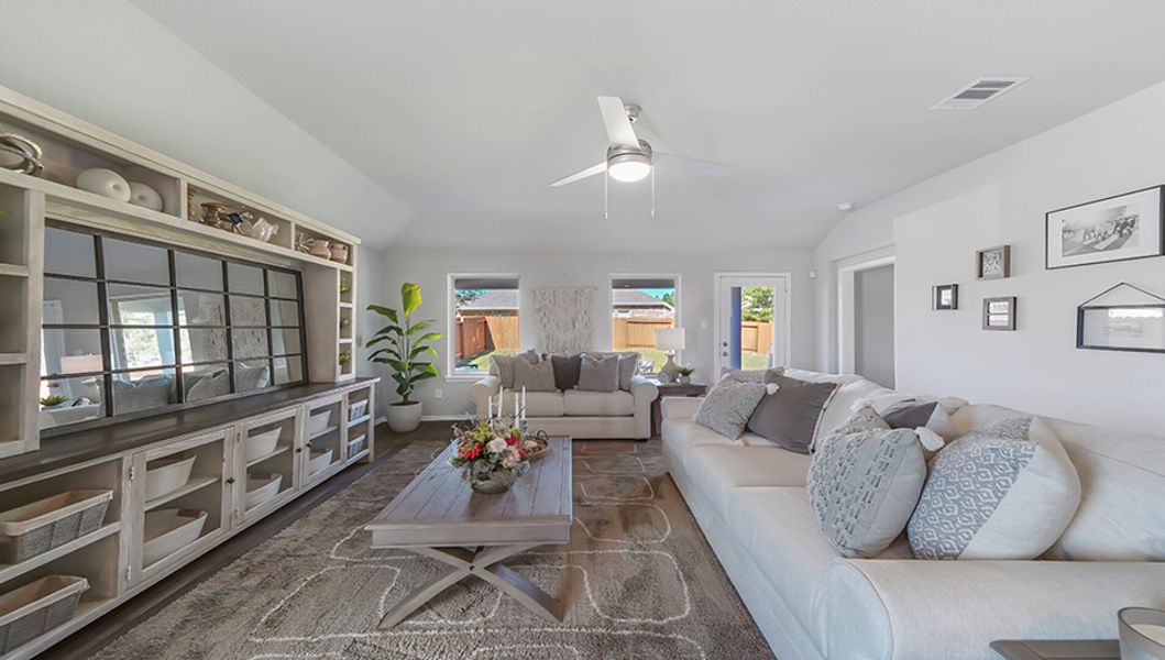 Image 20 of the Barton Woods community in Conroe, TX.