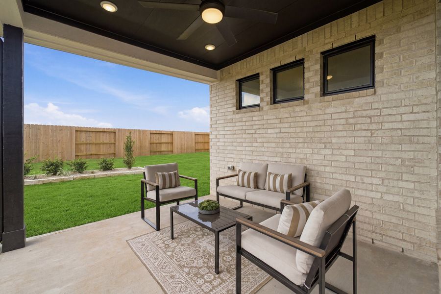 Exterior details of a home in Grand Magnolia, Waller (Image 19).