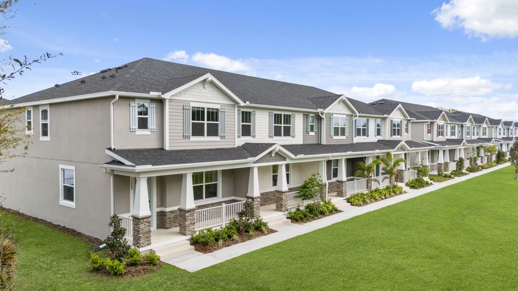 Front exterior of a home in the Hickory Grove community, located in Winter Springs, FL (Image 19).