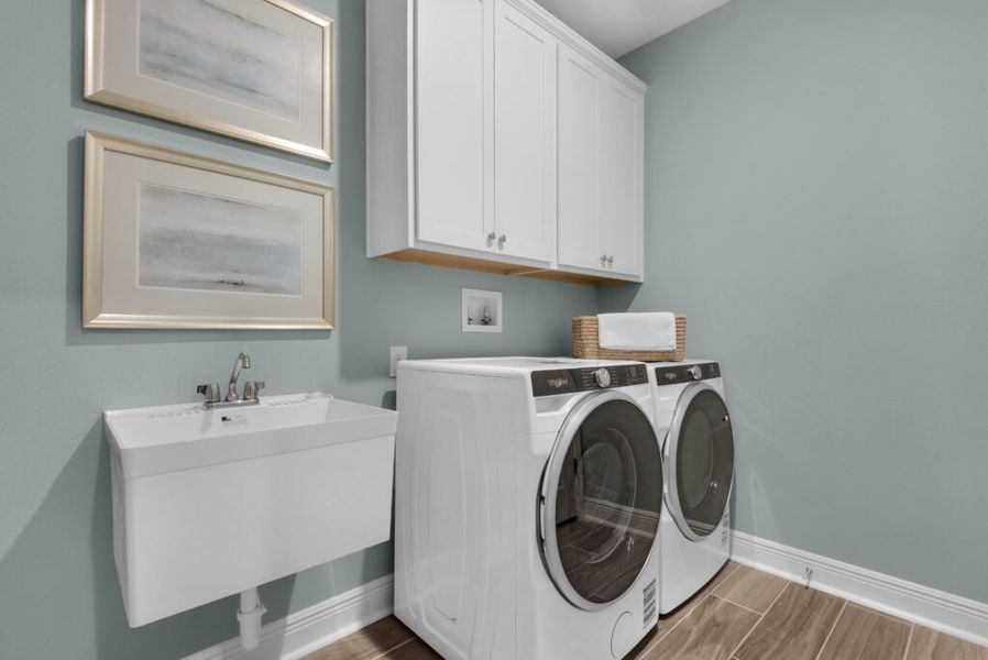 Furnished interior in a model home at Lake Merial in Panama City (Image 19). Furnished interior in a model home at Lake Merial in Panama City (Image 19).