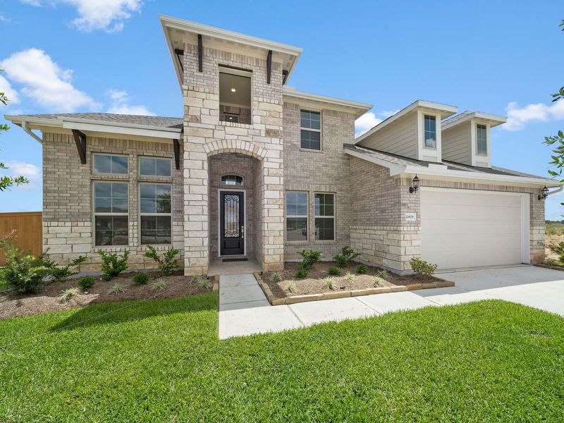 Exterior details of a home in Sierra Vista, Rosharon (Image 26). Exterior details of a home in Sierra Vista, Rosharon (Image 26).