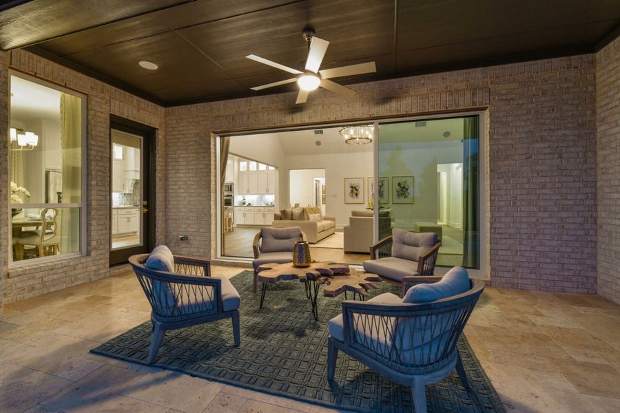 Image 5 of the Castle Hills Northpointe 80s community in Lake Dallas, TX.