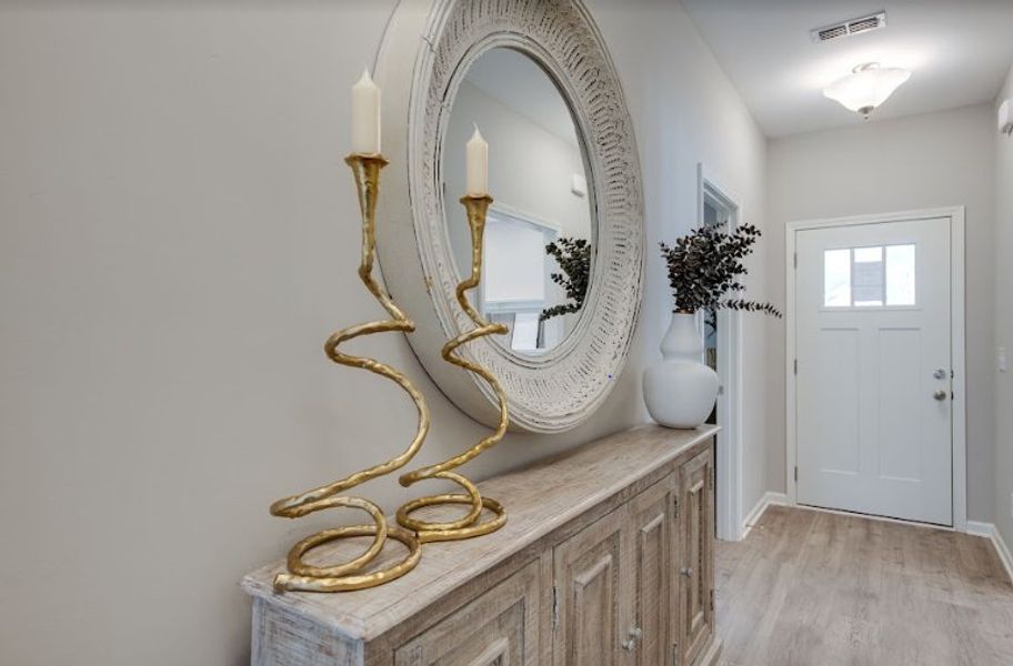 2282 Foyer 2282 Foyer