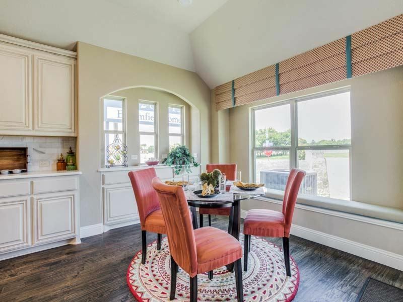 Image 8 of the Autumn Run community in Midlothian, TX.