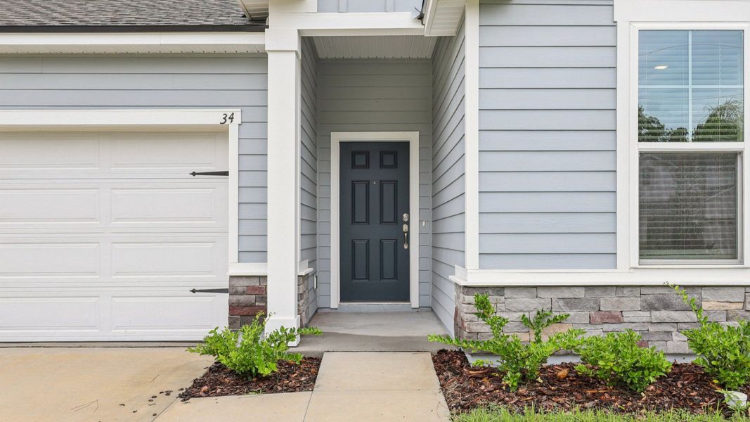 Exterior details of a home in Palm Coast, Palm Coast (Image 3).