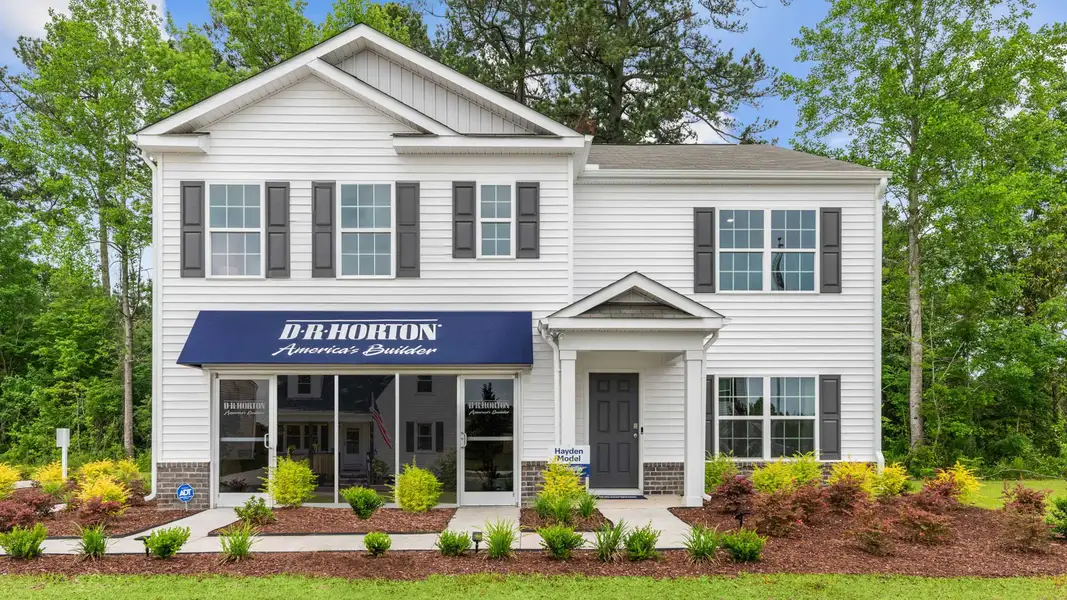 Front exterior of a home in the Madeline Farm community, located in New Bern, NC (Image 2).