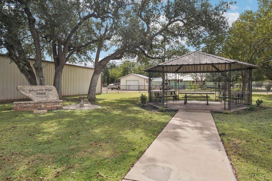 Community amenity available to residents of Grande Estates in Bertram (Image 10).
