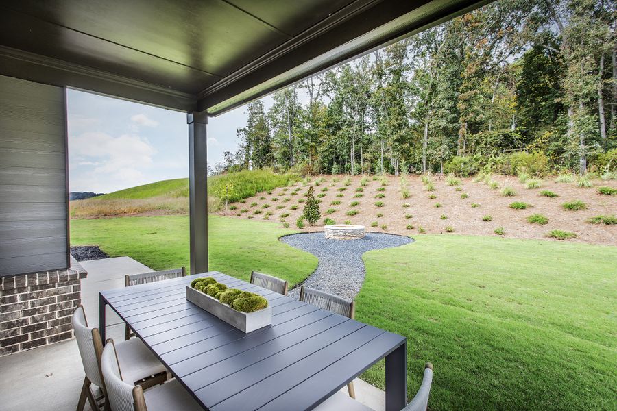 Exterior details of a home in Acacia, Cumming (Image 4).