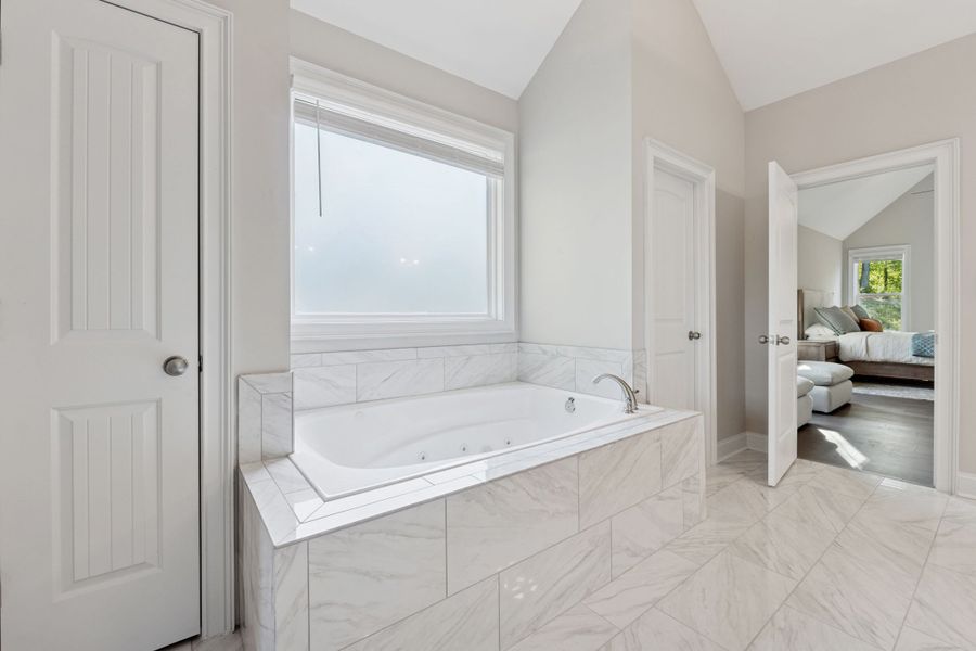 Hadi Builders - Whitestone