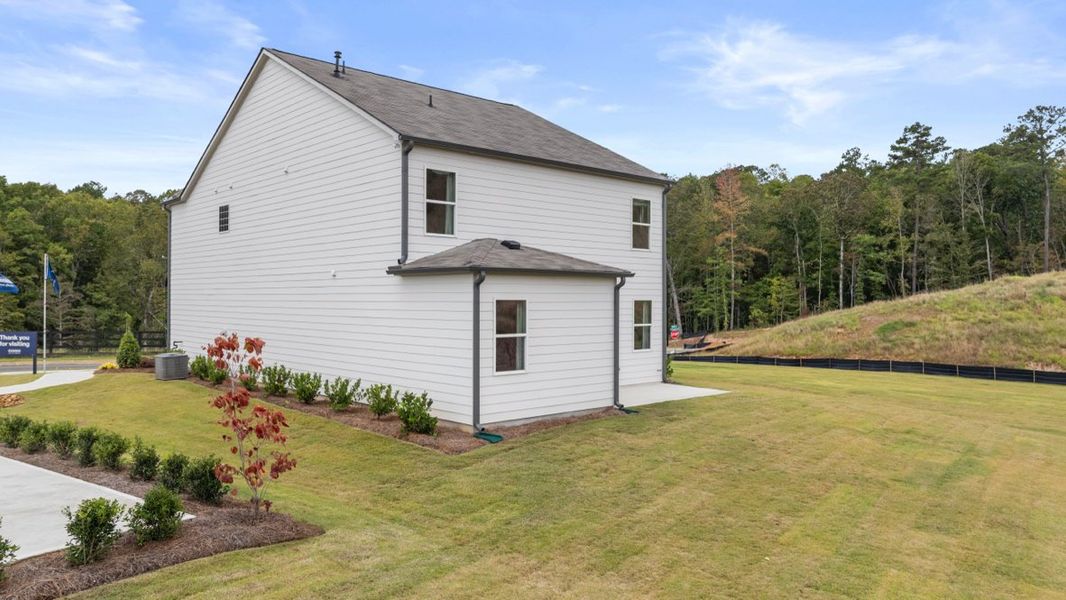 Front exterior of a home in the Sheffield Highlands community, located in Dallas, GA (Image 11).